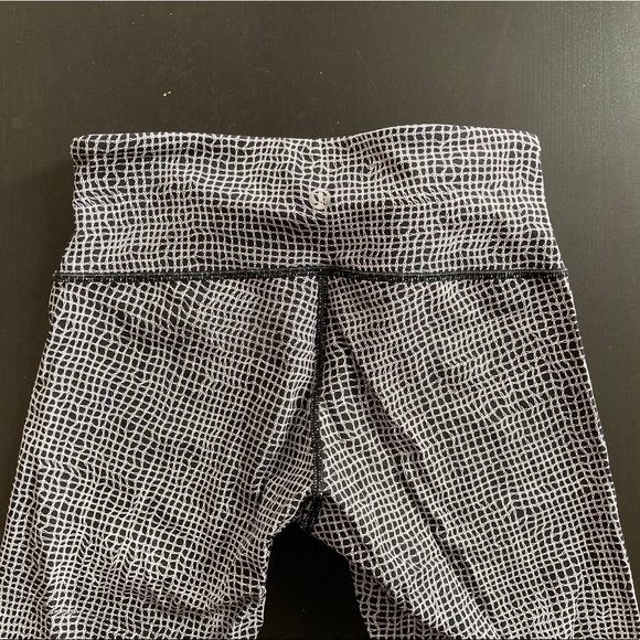 Lululemon leggings - Picture 3 of 5